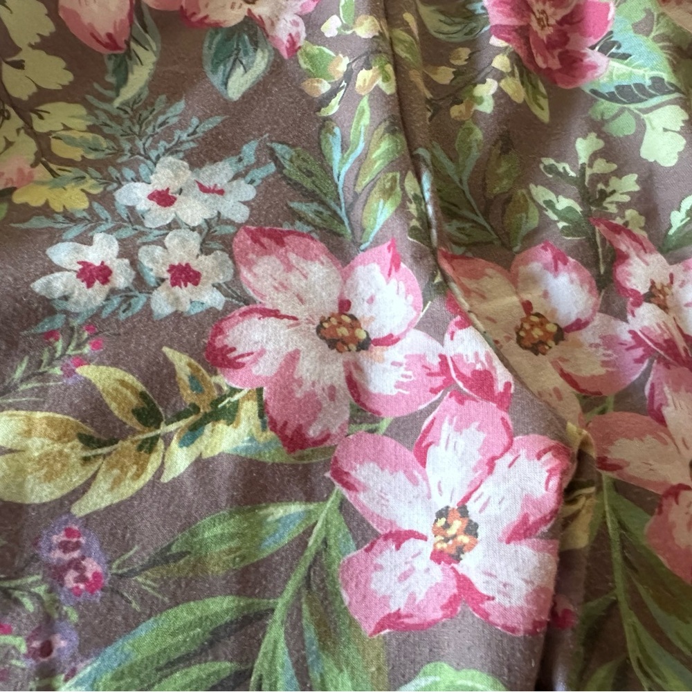 Pixie Lady Grey Floral Shorts 1X - Picture 5 of 5